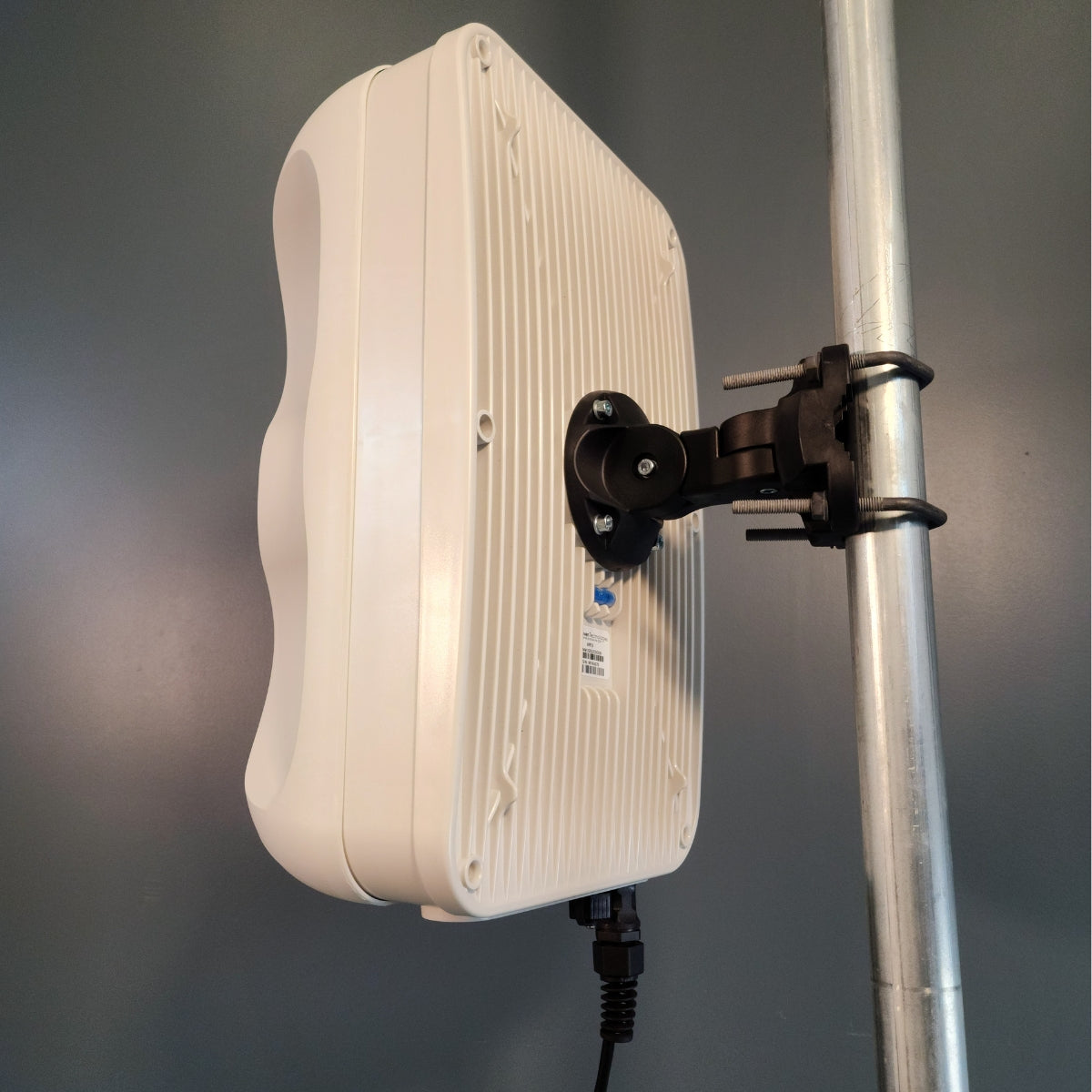 InvisaGig QuadLink Antenna – Outdoor PoE Antenna and Enclosure – Full System